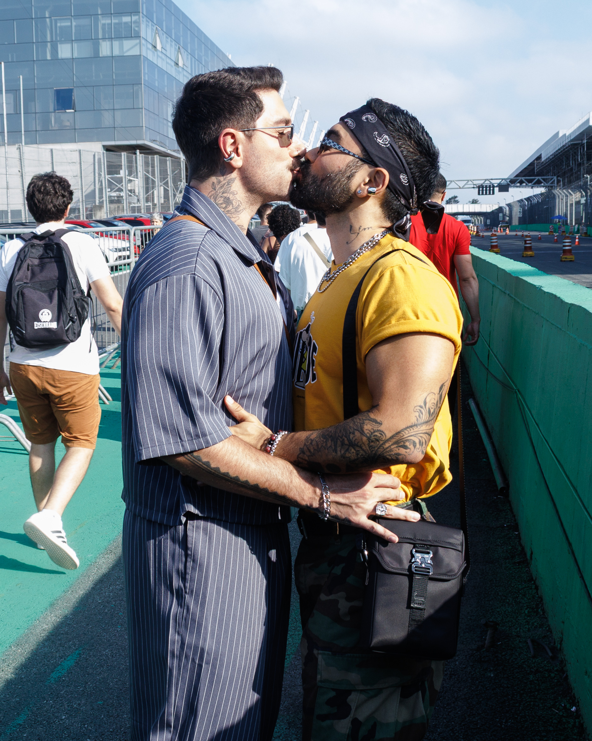 Mauro de Sousa e o marido - Foto: Clayton Felizardo / Brazilnews