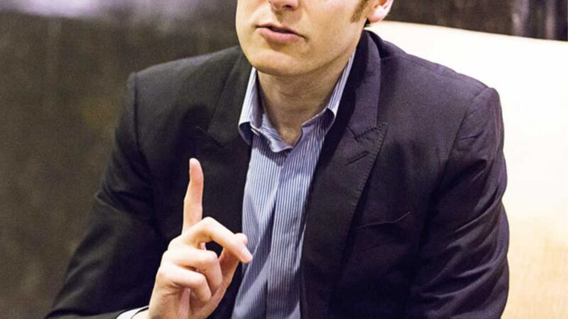 Dono de R$ 227 bilhões aos 44 anos, brasileiro mais rico do mundo foi expulso da empresa que fundou
