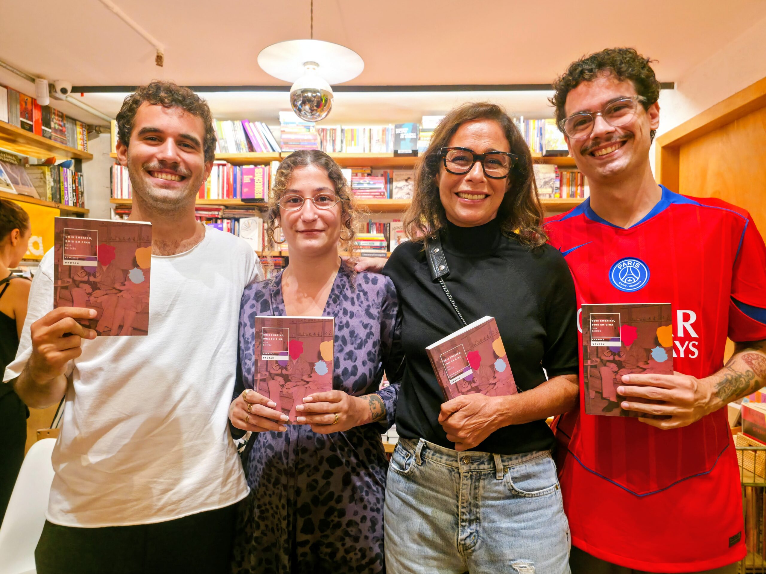 Andrea Beltrão com seus três filhos, José, Rosa e Francisco - Foto: AgNews