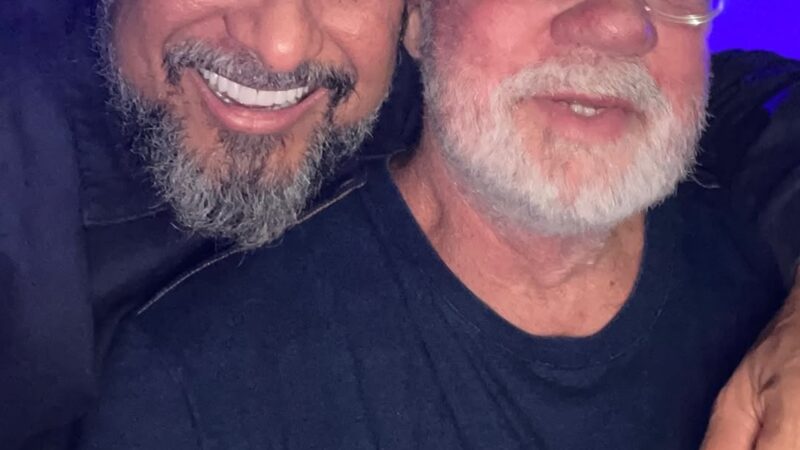 Marido mostra família com Luiz Fernando Guimarães — Foto: Reprodução/ Instagram