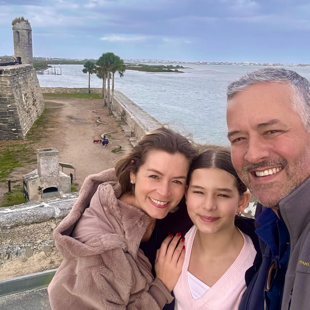 Bianca Castanho com a filha e o marido - Foto: Reprodução / Instagram @biancacasttanho