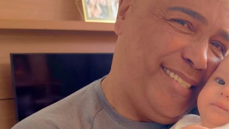 Aos 3 meses, neta do cantor Rick rouba a cena em fotos com o avô: ‘Muito linda’