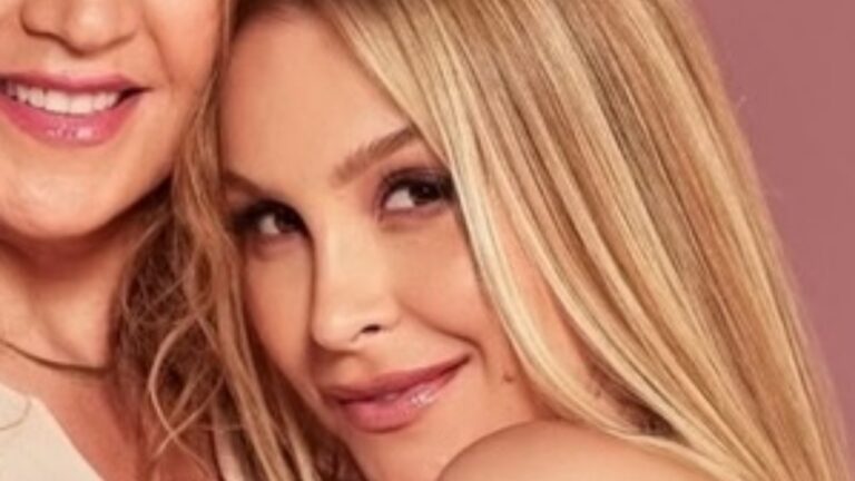 Carla Diaz posta fotos raras com a mãe em data especial: ‘Grata por ter você’