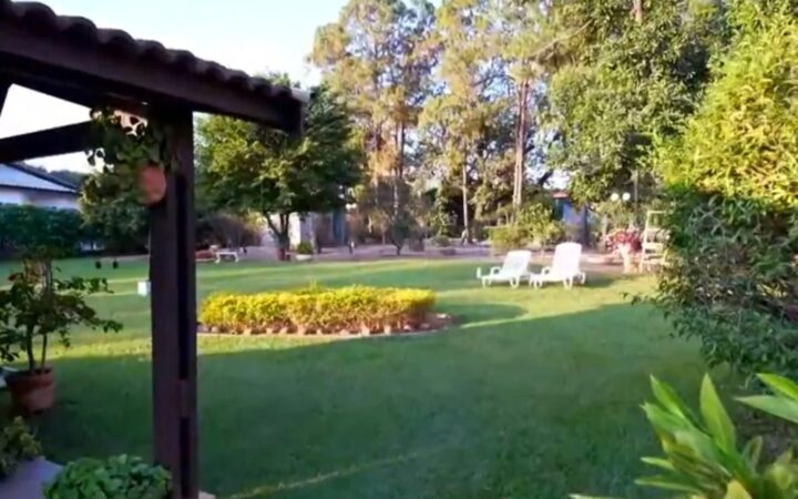 Aos 98 anos, veterana da Globo já teve casa no litoral de São Paulo e hoje mora no interior
