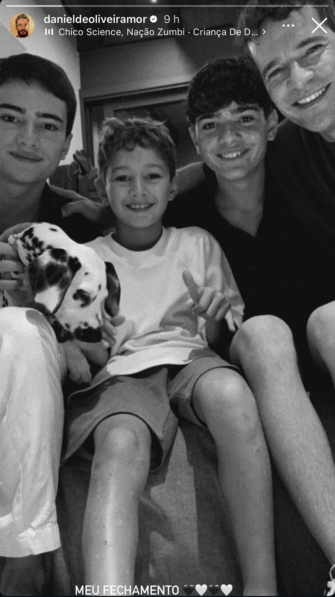 Daniel de Oliveira com os 3 filhos - Foto: Reprodução / Instagram
