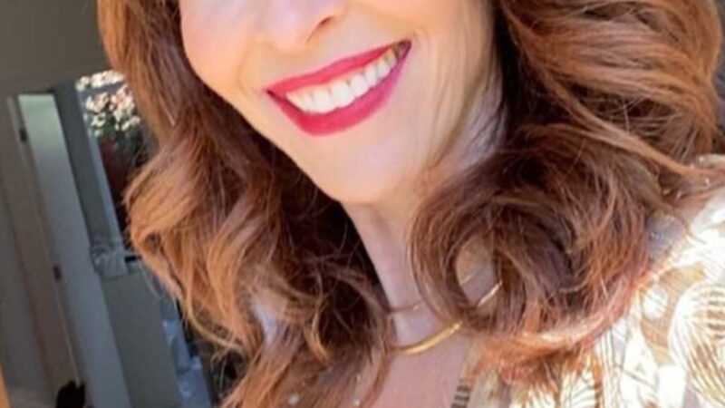 Aniversariante do dia, atriz é irmã de ator de O Cravo e a Rosa e retorna às novelas em 2026