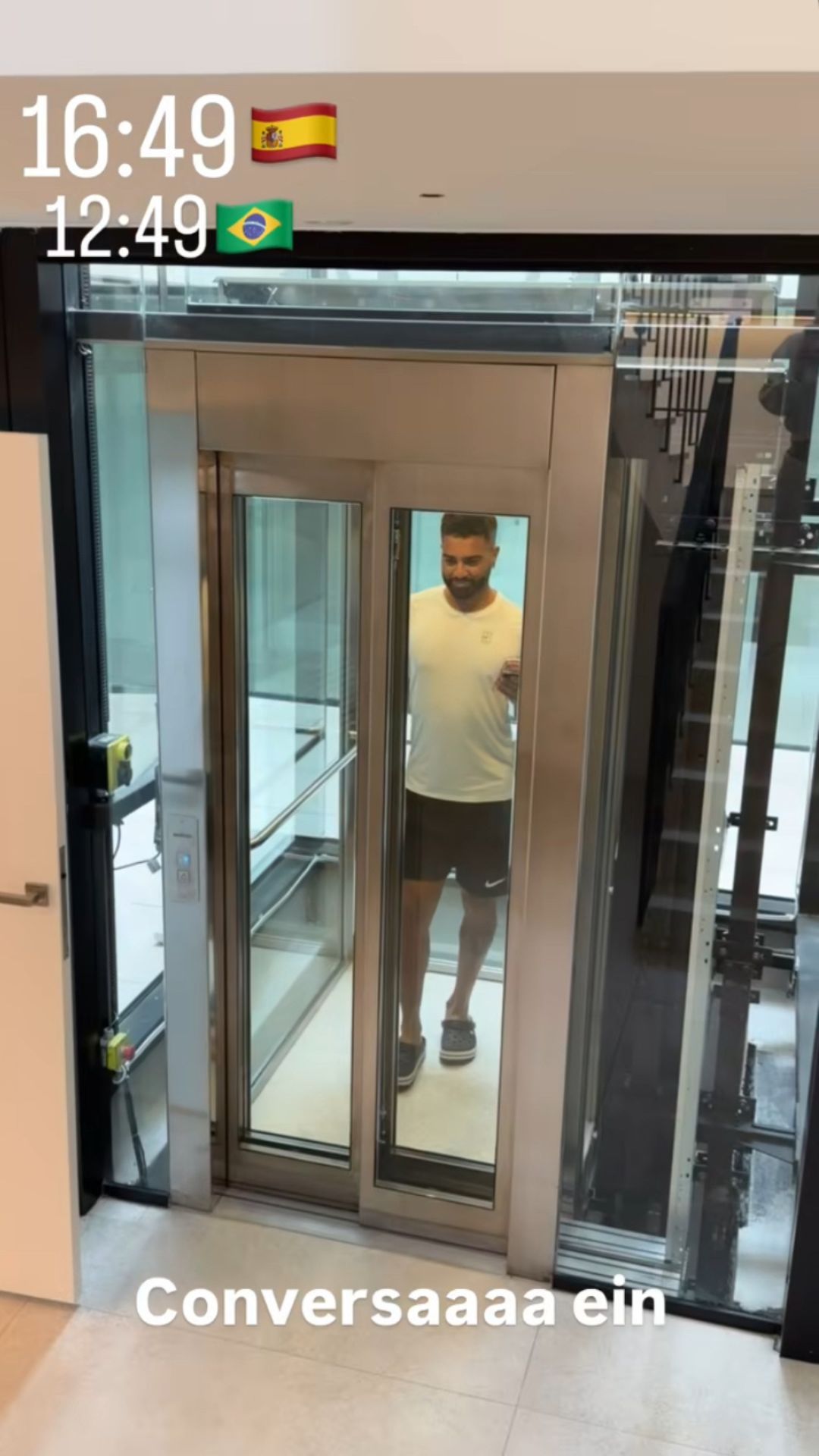 Elevador na casa de Vini Jr - Foto: Reprodução/Instagram