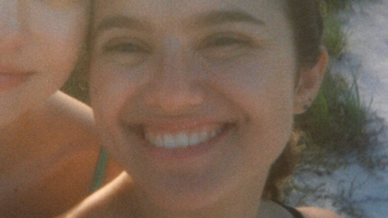 Aos 22 anos, filha de Sandra Annenberg e a namorada surgem em fotos inéditas