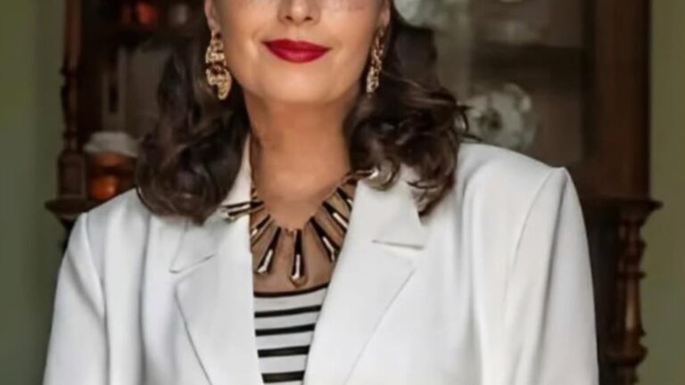 Aos 49 anos, atriz volta às novelas após sete anos e celebra reencontro com o público