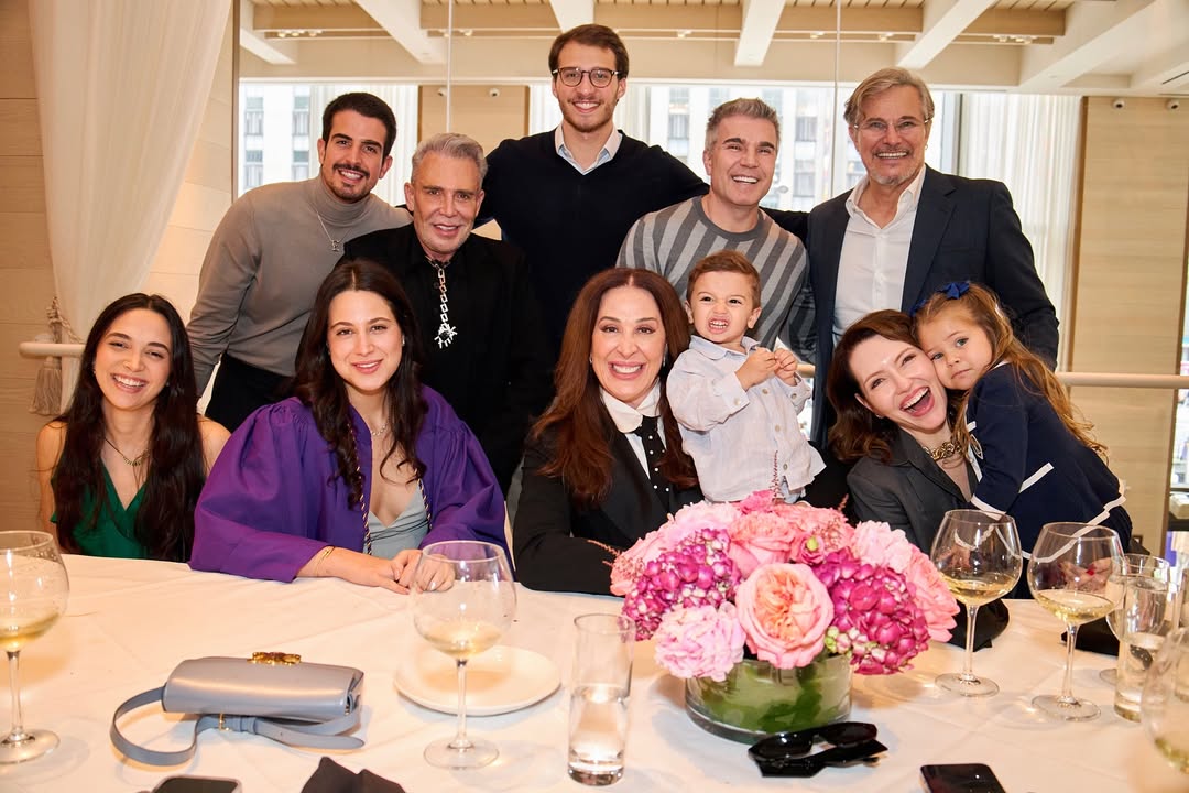 Edson Celulari e Claudia Raia reúnem as famílias em evento - Foto: Reprodução / Instagram @claudiaraia