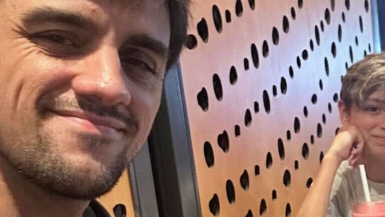 Felipe Simas mostra ‘tempo de qualidade’ com o filho de 11 anos: ‘Faz diferença’