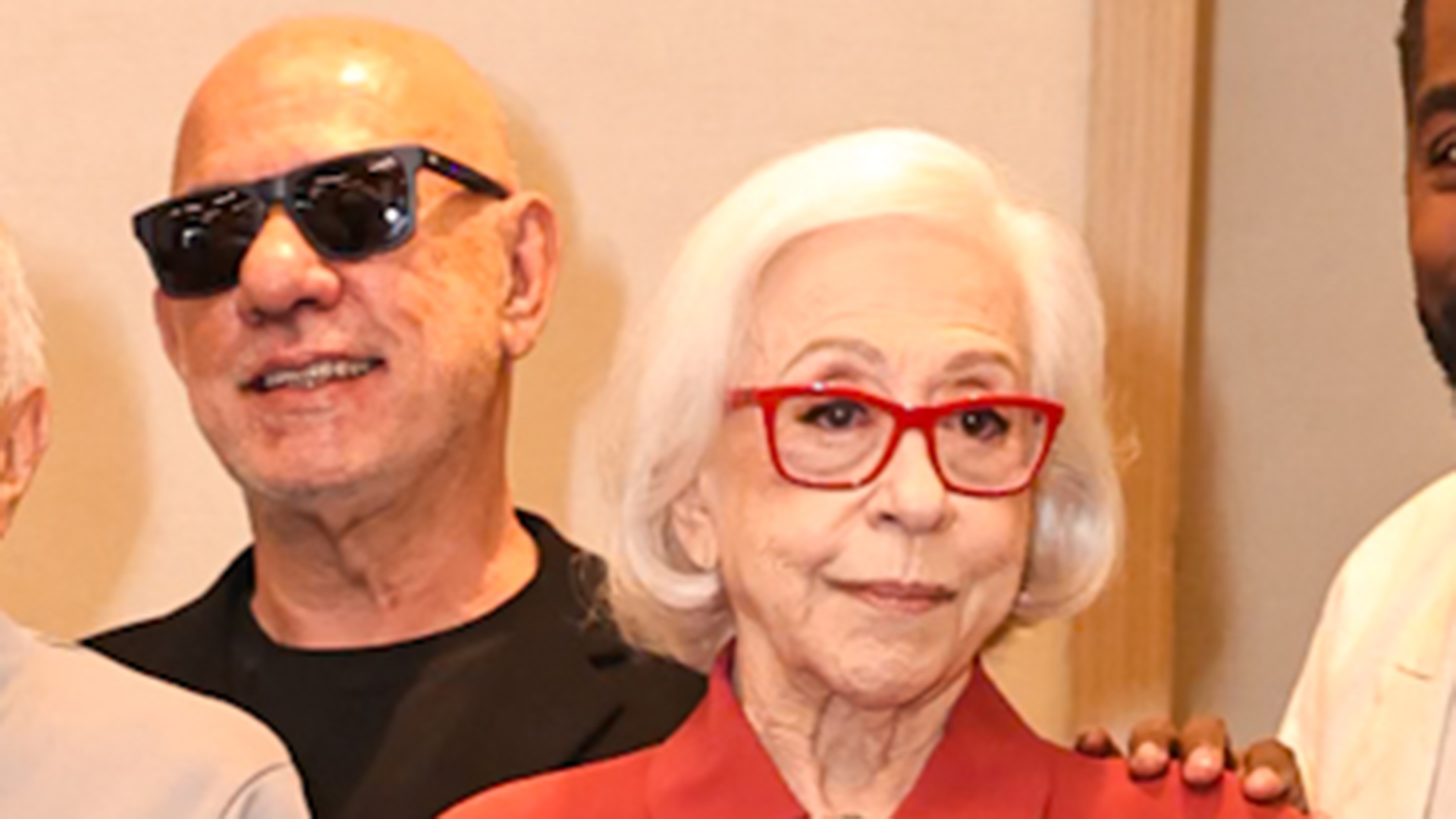 Fernanda Montenegro faz rara aparição com o filho, Claudio Torres - Foto: Anderson Bordê / AgNews