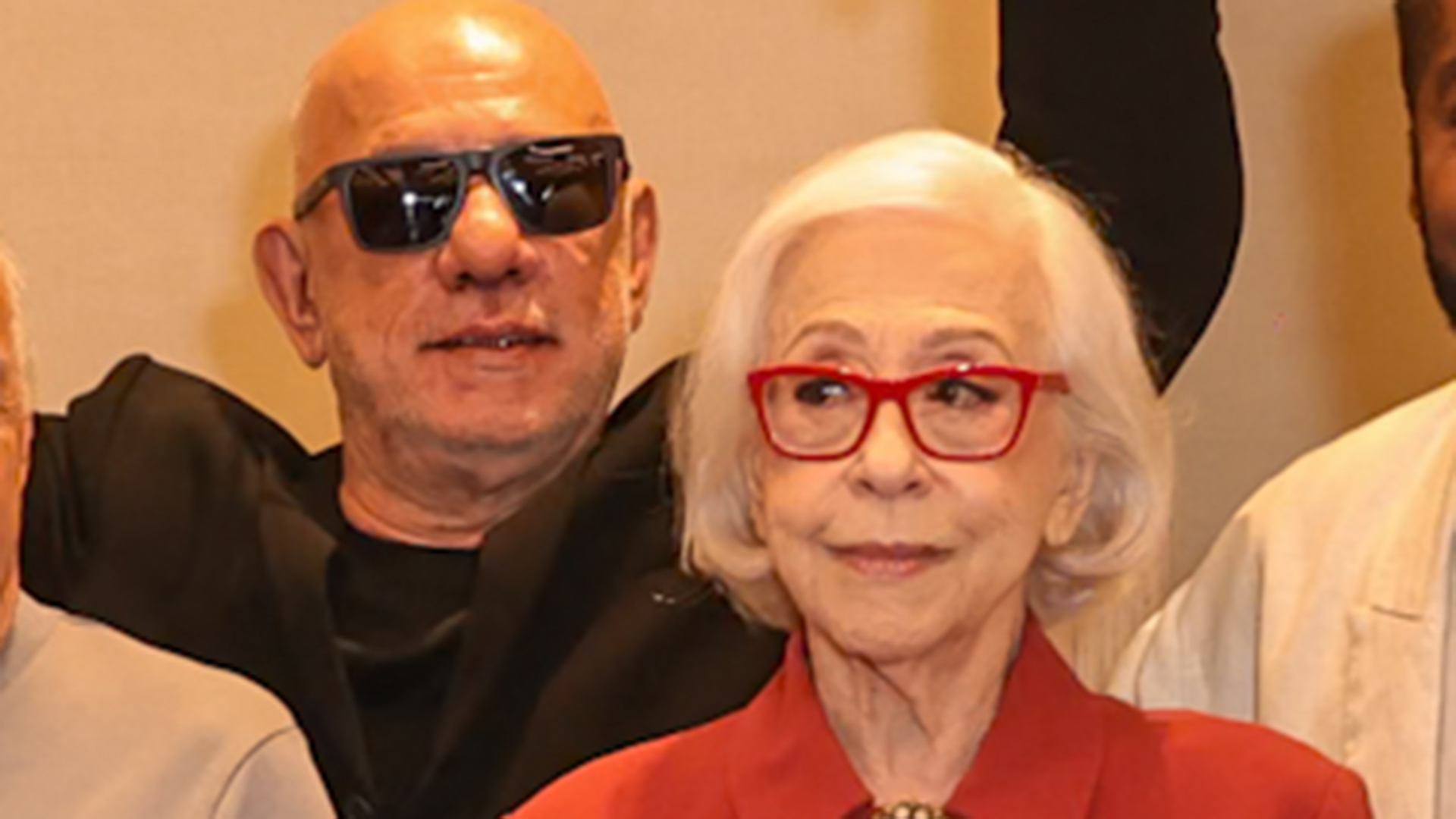 Fernanda Montenegro faz rara aparição com o filho, Claudio Torres - Foto: Anderson Bordê / AgNews