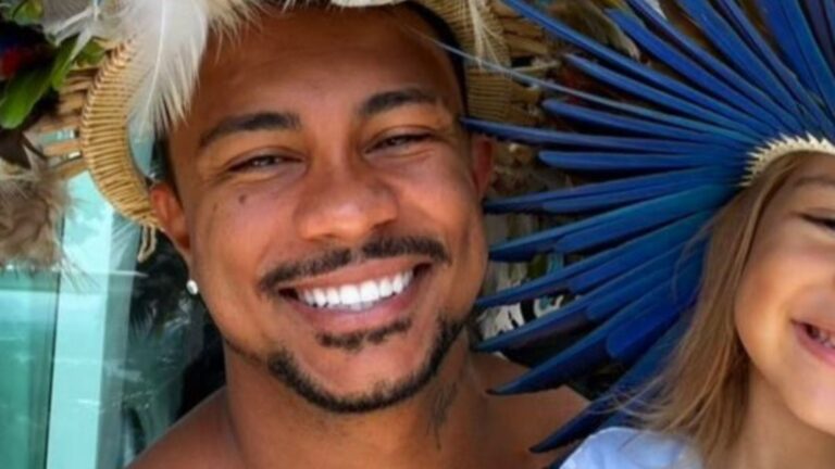 Aos 4 anos, filha de Xamã rouba a cena em foto rara com o pai: ‘Está enorme’