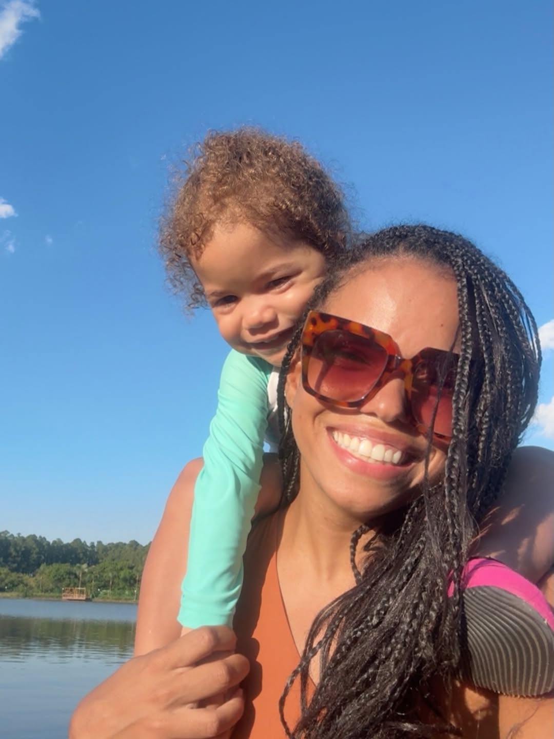 Jeniffer Nascimento com a filha, Lara - Foto: Reprodução / Instagram @jeniffer 