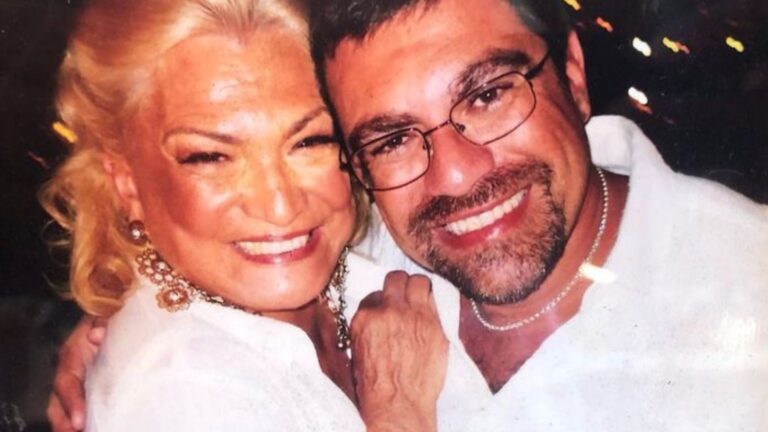 Filho de Hebe Camargo presta homenagem no dia em que a mãe faria 97 anos