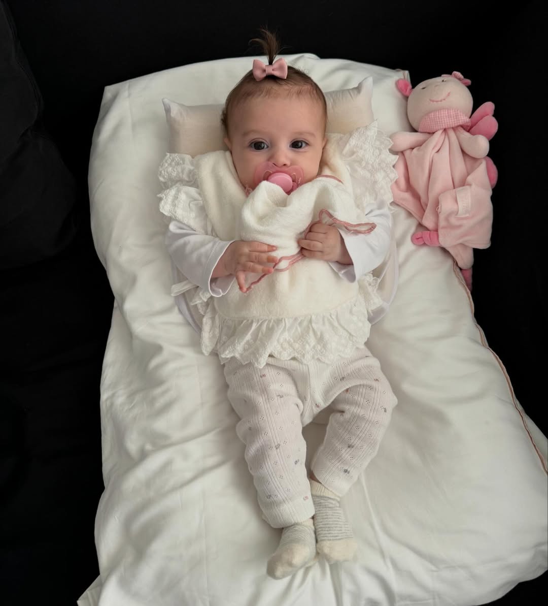 Amanda Kimberlly mostra fotos inéditas de Helena, sua filha com Neymar Jr - Foto: Reprodução / Instagram @akimberllya