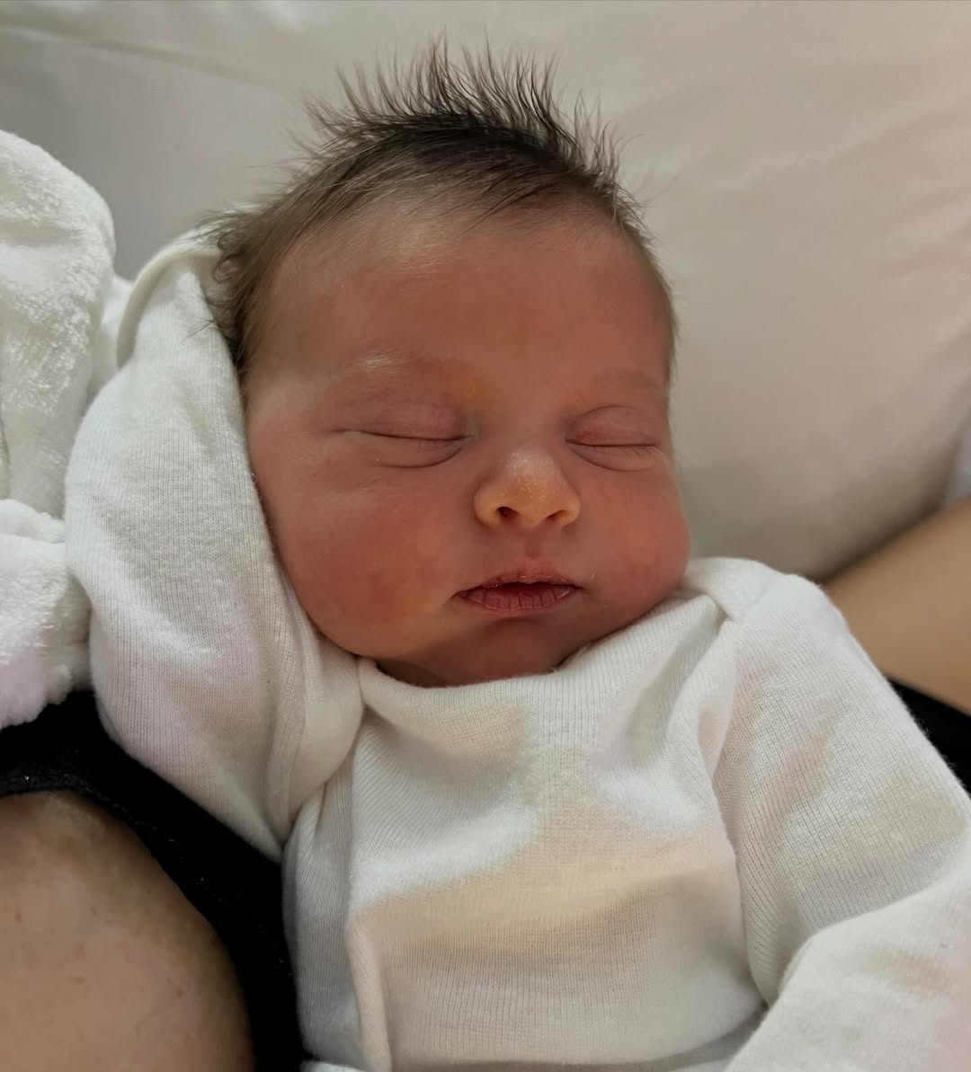 Amanda Kimberlly mostra fotos inéditas de Helena, sua filha com Neymar Jr - Foto: Reprodução / Instagram @akimberllya