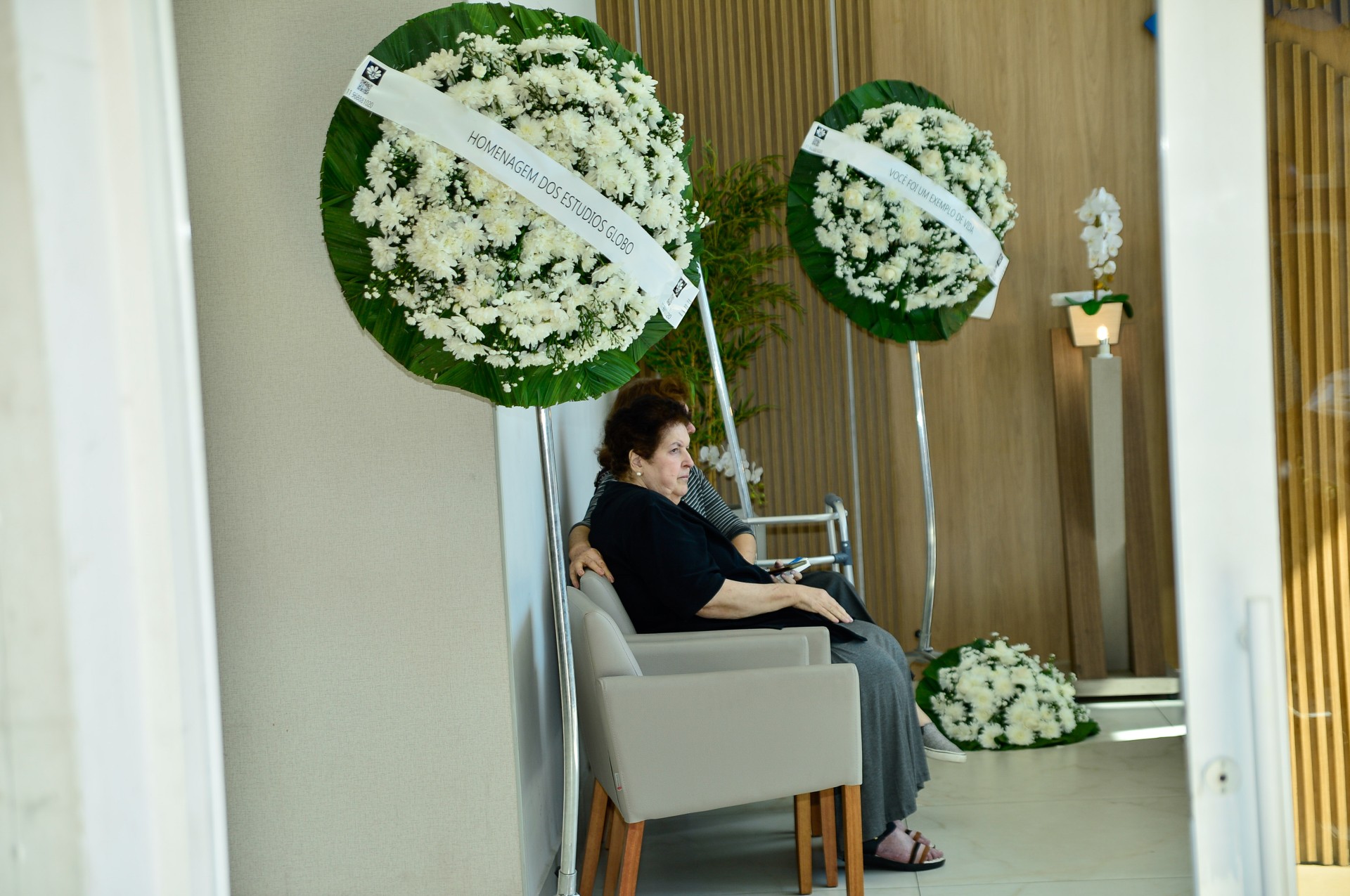 Marta Mendonça, viúva de Gerson Brenner, no velório do ator - Foto: Eduardo Martins / Brazil News
