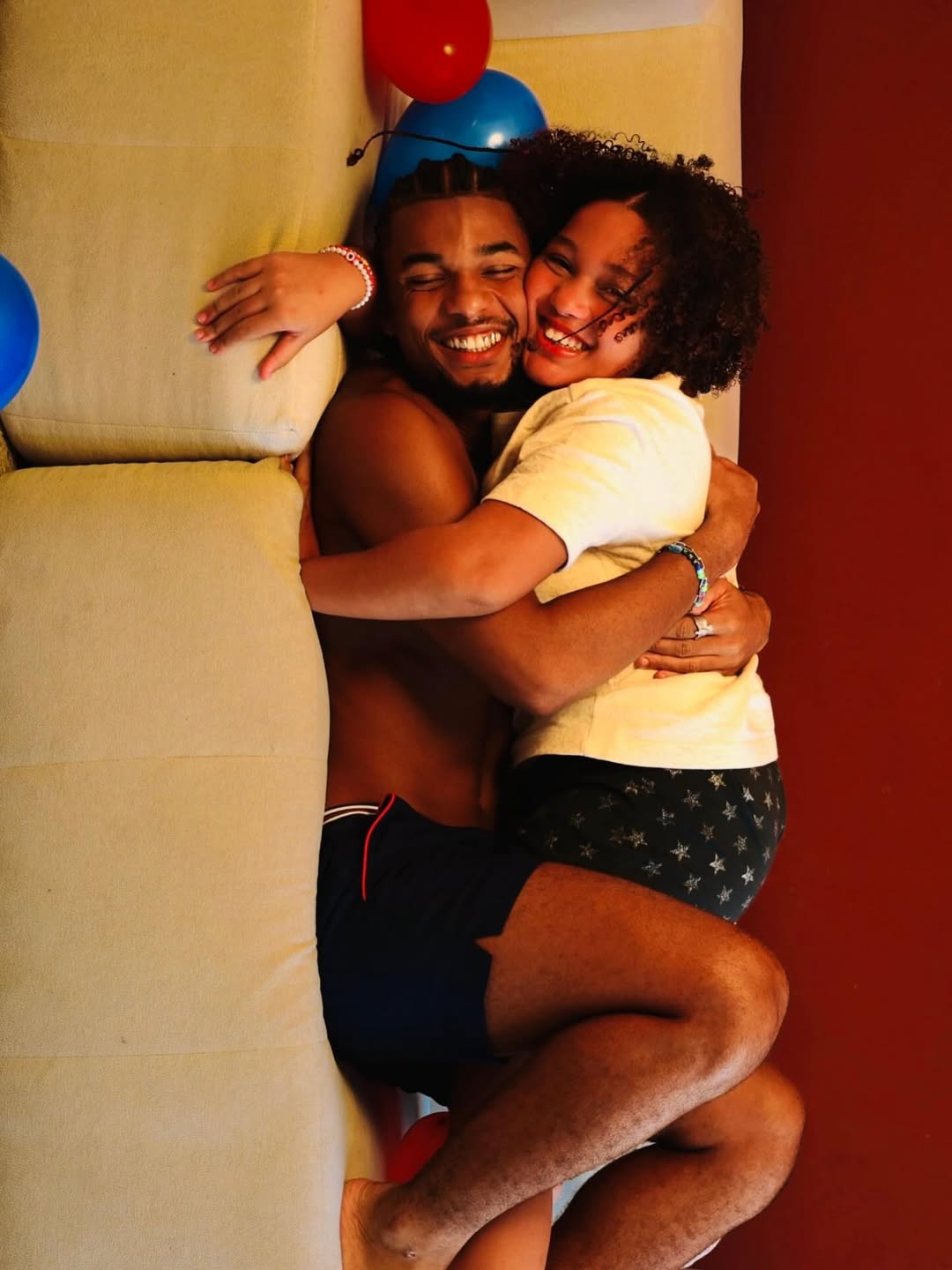 Juan Paiva com a filha, Analice - Foto: Reprodução / Instagram @anjupaiva @alicecoellho__