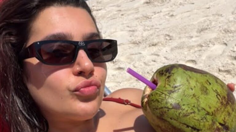 Grávida, Lauana Prado mostra tamanho da barriga em dia de praia