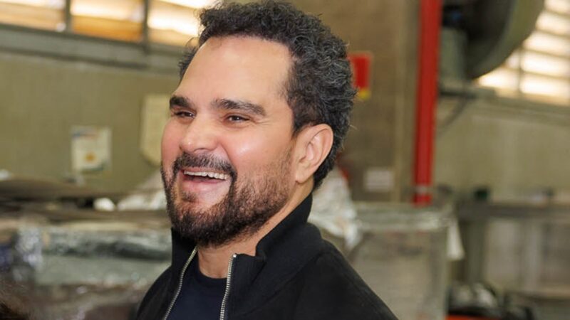 Aos 16 anos, filha de Luciano Camargo rouba a cena ao viver dia marcante com os pais