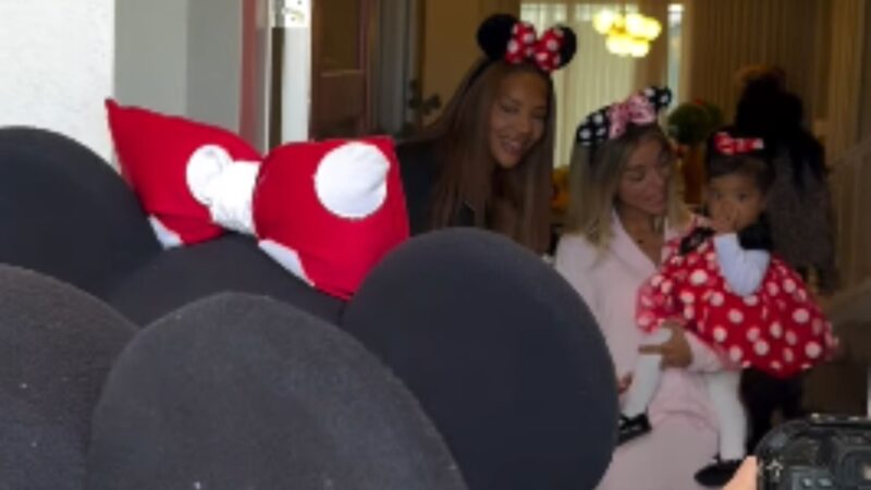 Ludmilla compartilha momento inédito de Zuri na Disney