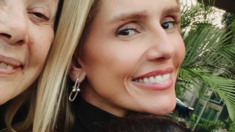 Deborah Secco impressiona ao mostrar fotos raras com a mãe: ‘Belíssimas’