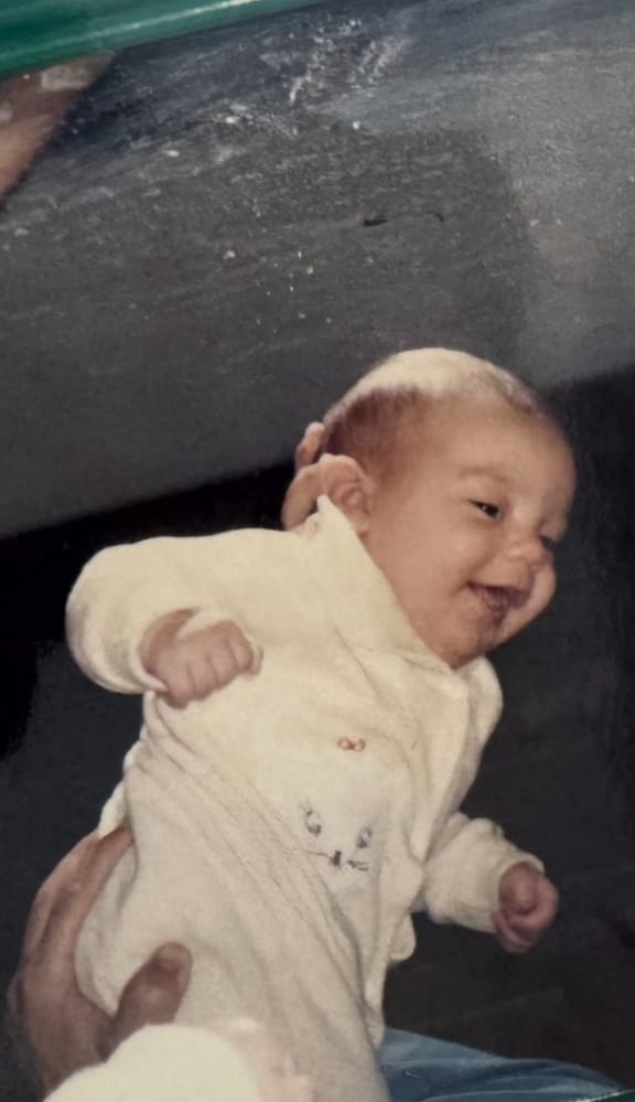 Mãe de Luan Santana resgata fotos da infância do filho