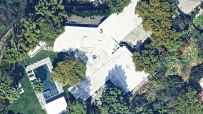 Aos 17 anos, cantora compra mansão de 460 m² por R$ 20 milhões com piscina de água salgada