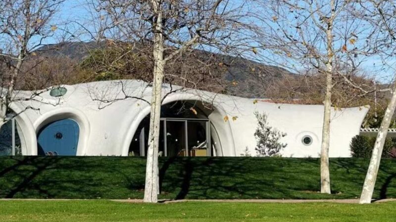 Aos 60 anos, ator de Hollywood comprou mansão sustentável por mais de R$ 60 milhões