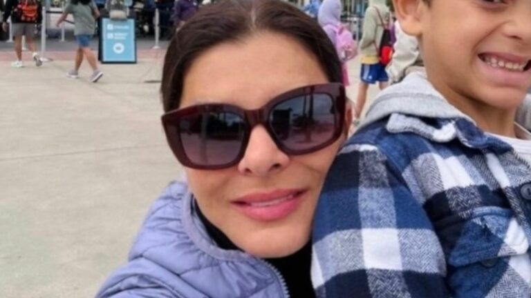 Aos 7 anos, filho de Mara Maravilha rouba a cena em foto de viagem com a mãe