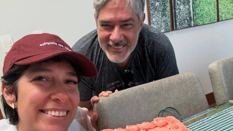 Aos 46 anos, esposa de William Bonner escolhe bolo estiloso em seu aniversário