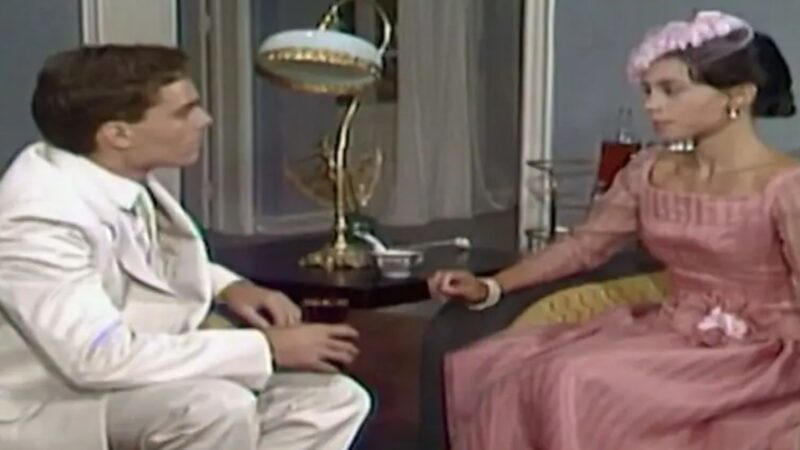 Luís Fernando (Paulo Castelli) e Cristina (Carla Marins) na novela Bambolê - Foto: Reprodução / TV Globo