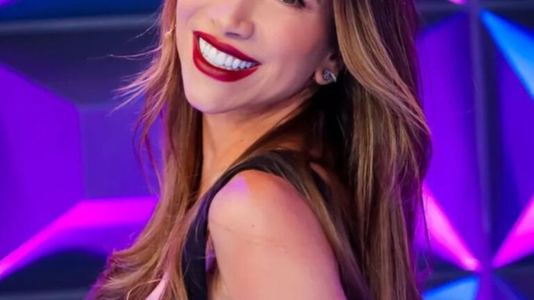 Herdeira de império na TV, apresentadora de 48 anos vive com a família em mansão de R$ 10 milhões