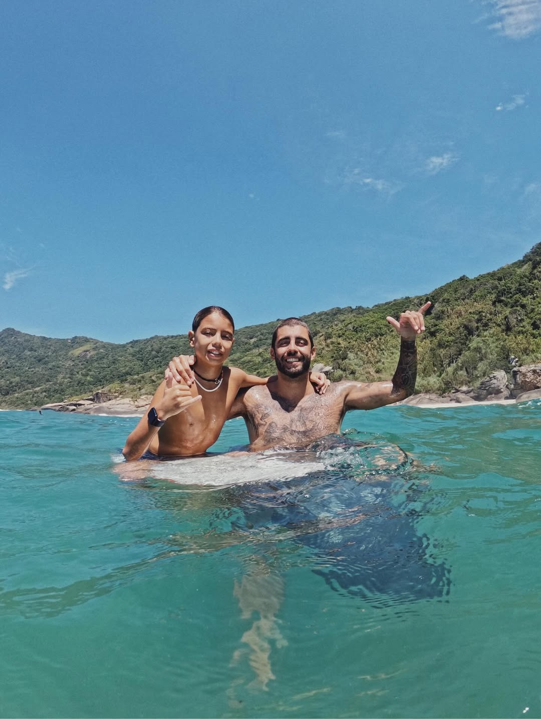 Pedro Scooby com o filho mais velho, Dom - Foto: Reprodução / Instagram @pedroscooby 