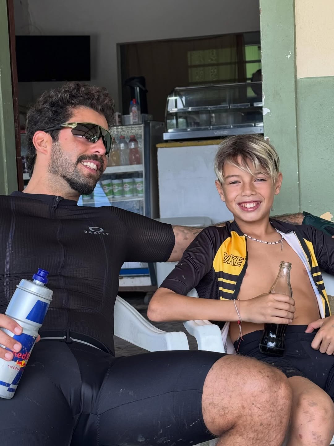 Pedro Scooby com o filho mais velho, Dom - Foto: Reprodução / Instagram @pedroscooby 