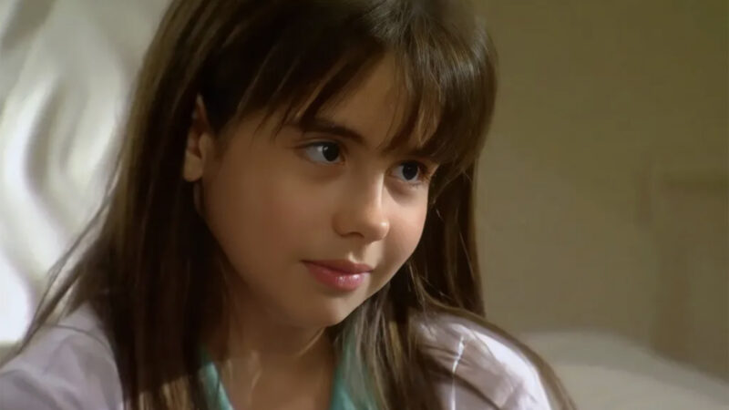 Aos 25 anos, ex-atriz mirim da Globo vive como estagiária em nova profissão longe da atuação