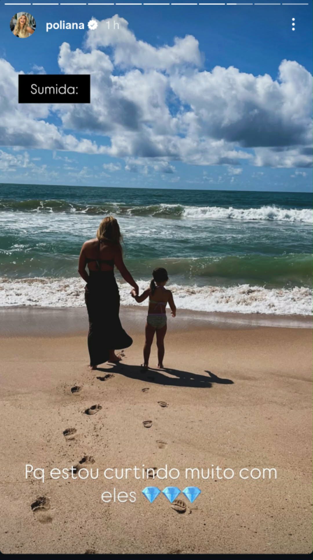Poliana Rocha viaja com os netos e Zé Felipe para praia