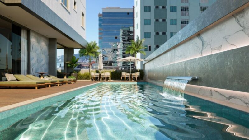 Apresentador do SBT tem apartamento de R$ 6,9 milhões com piscina cristalina em prédio de luxo