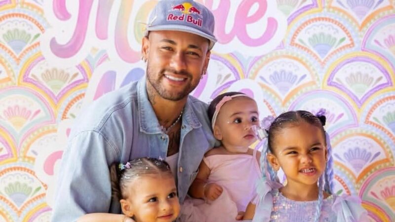 Nova herdeira? Pulseira de Neymar em homenagem aos filhos gera dúvida com letra ‘A’