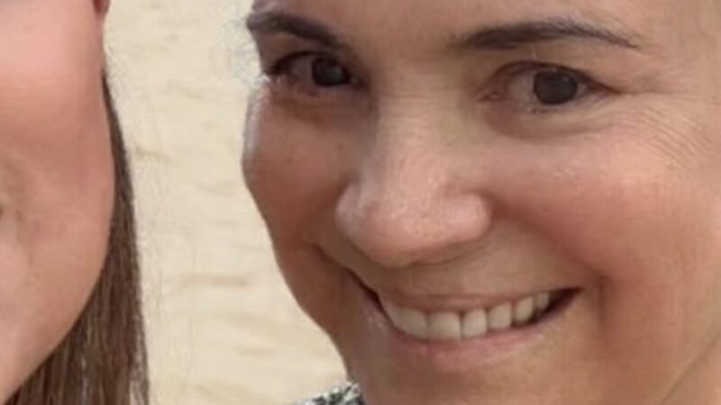 Aos 51 anos, filha de Regina Duarte rouba a cena em foto com a mãe: ‘Tão lindas’