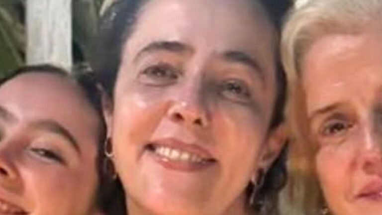 Aos 57 anos, Silvia Buarque exibe foto rara com a filha e a mãe, Marieta Severo