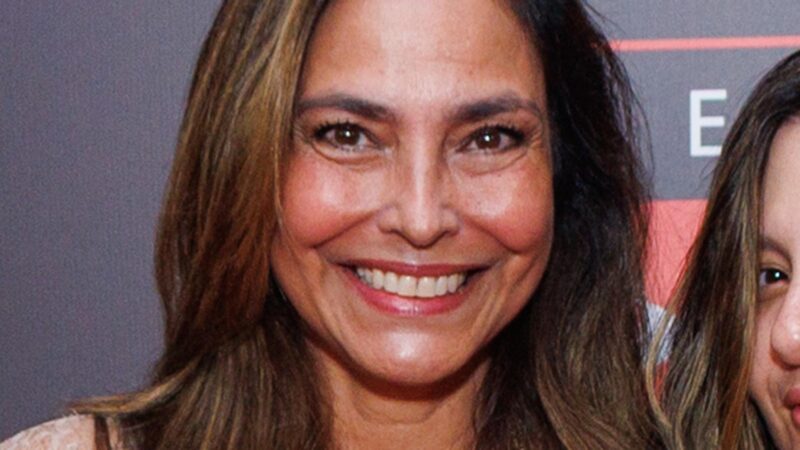 Ex-apresentadora do Jornal Nacional, Valéria Monteiro, faz rara aparição com a filha de 35 anos