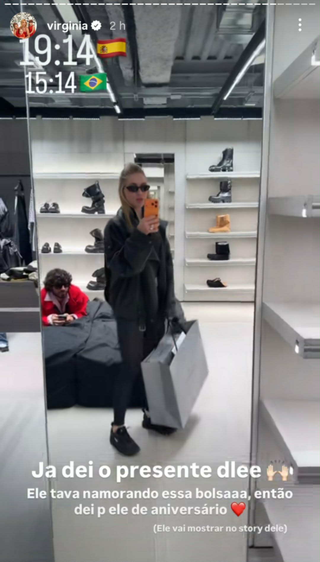 Virginia dá presente de luxo para o amigo