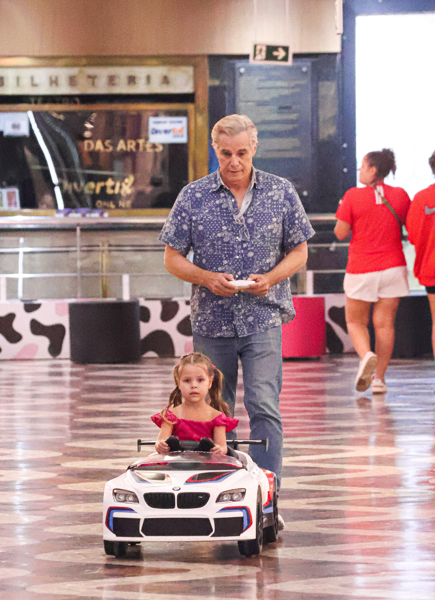 Edson Celulari com a filha - Foto: AGNews