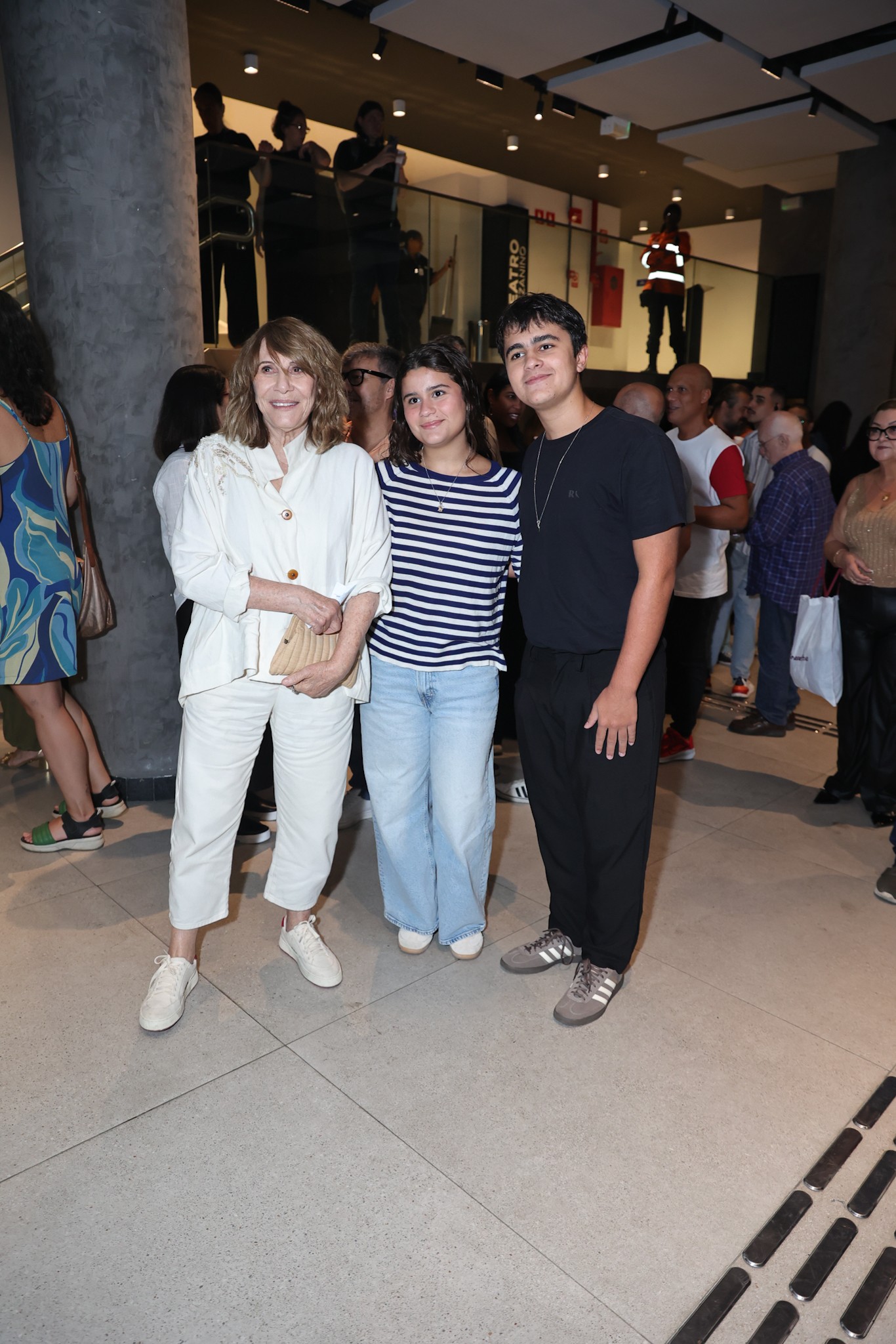 Renata Sorrah e os netos, Miguel e Betina - Foto: Divulgação/ Anderson Bordê/AgNews