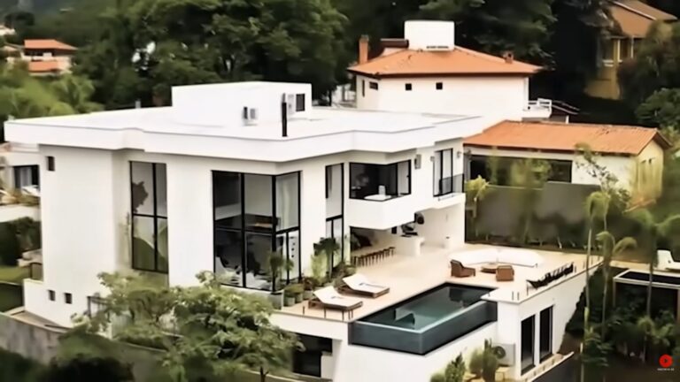 Aos 54 anos, herdeira de Silvio Santos abriu as portas de mansão histórica em São Paulo