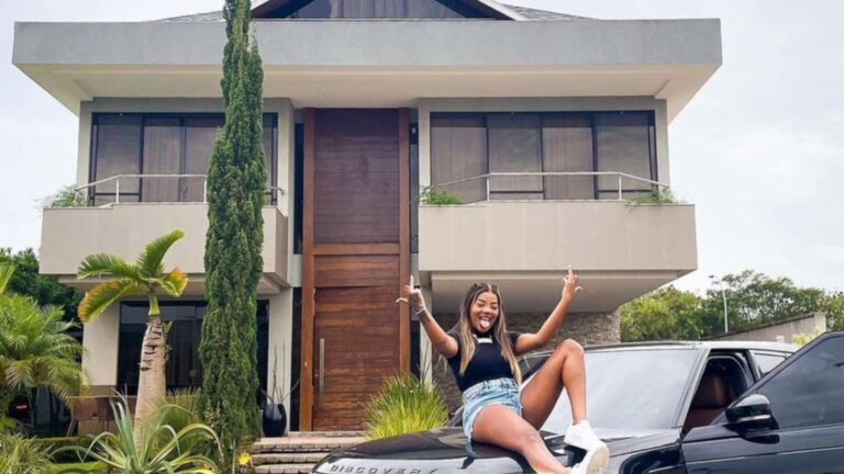 Aos 31 anos, cantora celebra aniversário com mansão de R$ 10 milhões com boate subterrânea