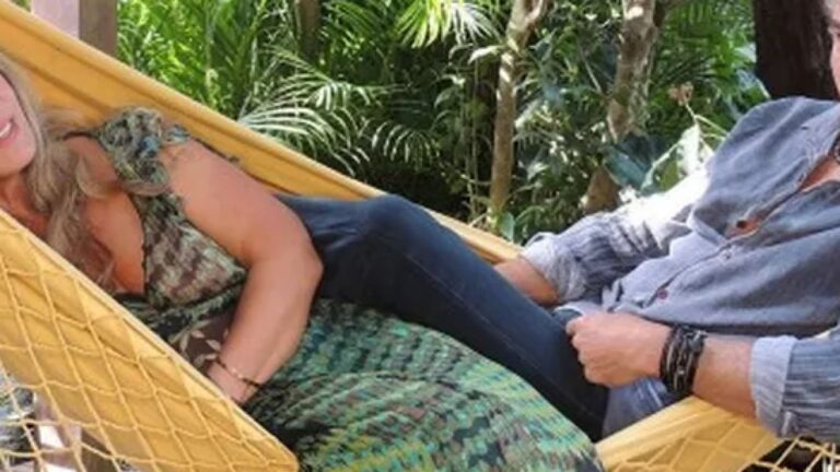 Longe da TV, atriz de 73 anos constrói vida com ator entre Los Angeles e mansão em bairro nobre de São Paulo